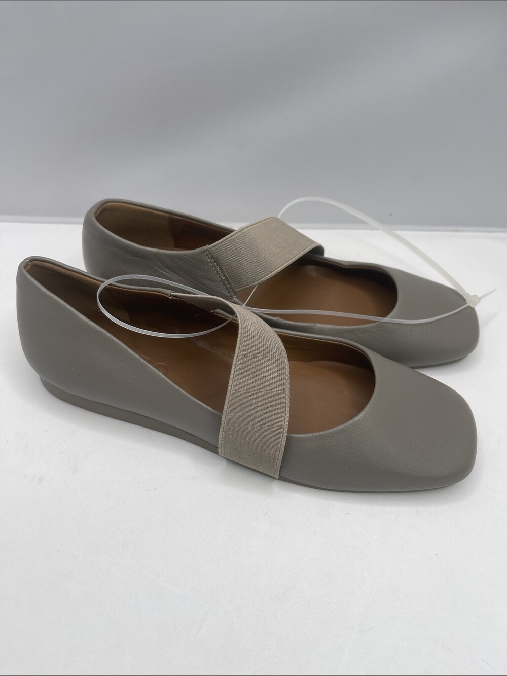 NEW Blondo Women's Brielle Waterproof Ballet Flat in gray women’s size 5.5M